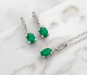 Emerald jewelry. Emerald jewelry.