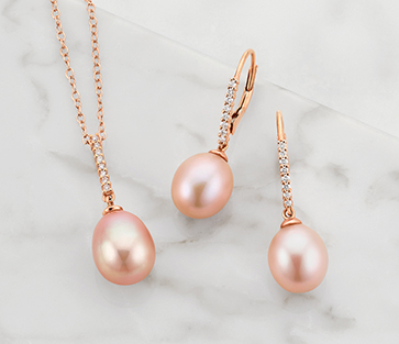 Pearl jewelry. Pearl jewelry.