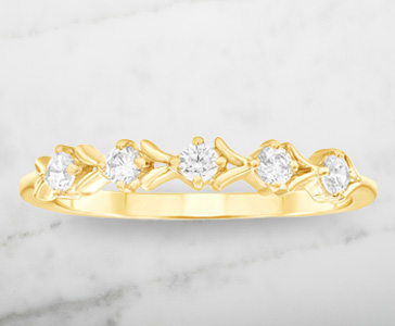 1/5 ct. tw. Diamond Anniversary Ring in 10K Yellow Gold