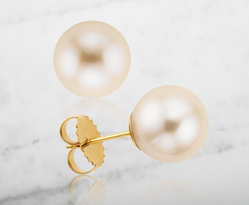 9-10mm Freshwater Cultured Pearl Stud Earrings set in 14K Yellow Gold